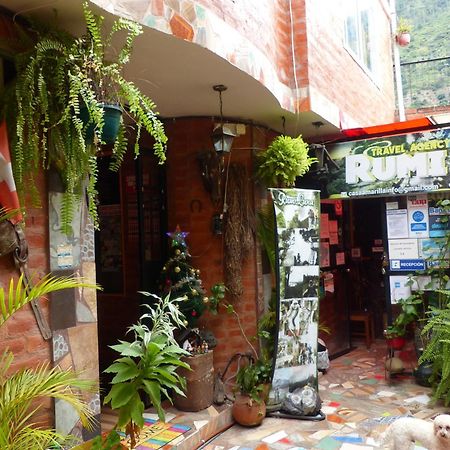 بانيوس Hostal La Casa Amarilla City المظهر الخارجي الصورة