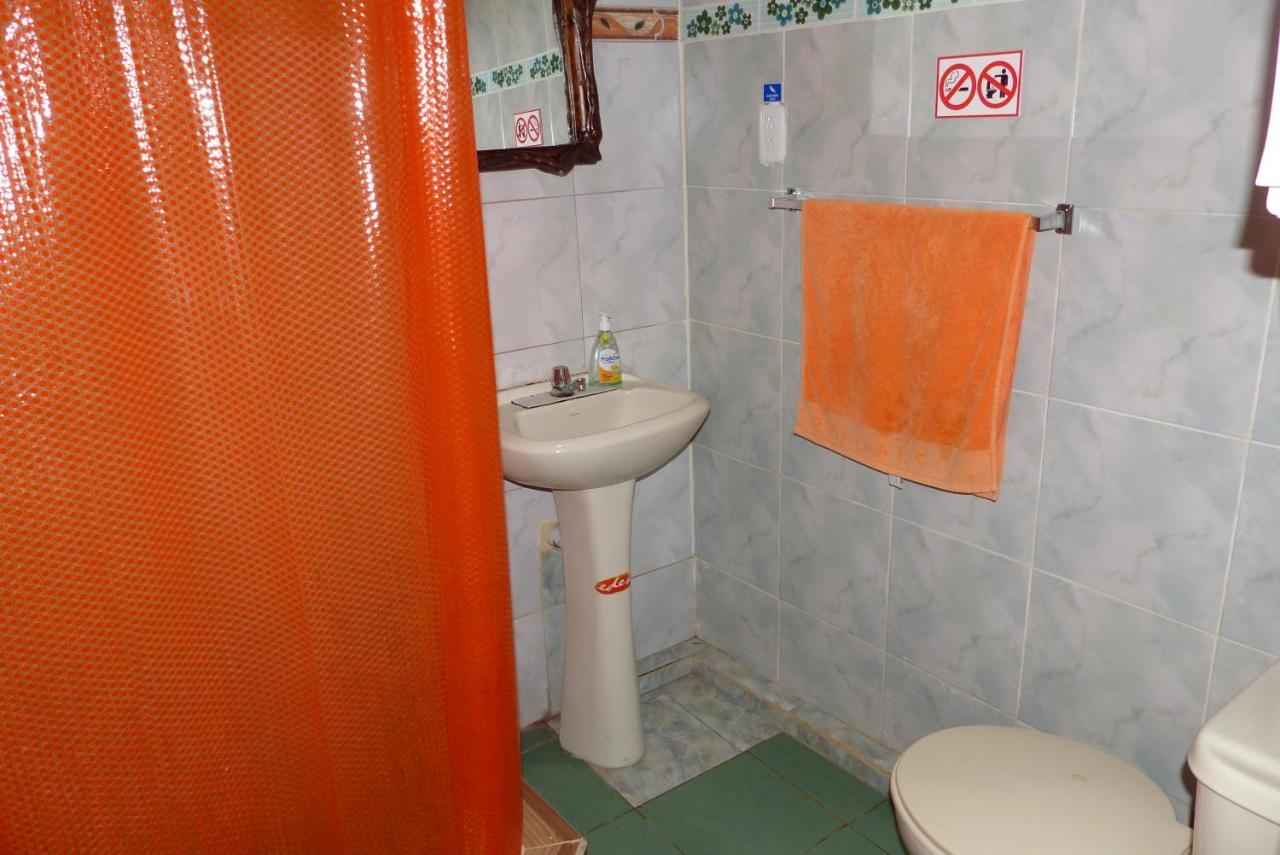 بانيوس Hostal La Casa Amarilla City المظهر الخارجي الصورة