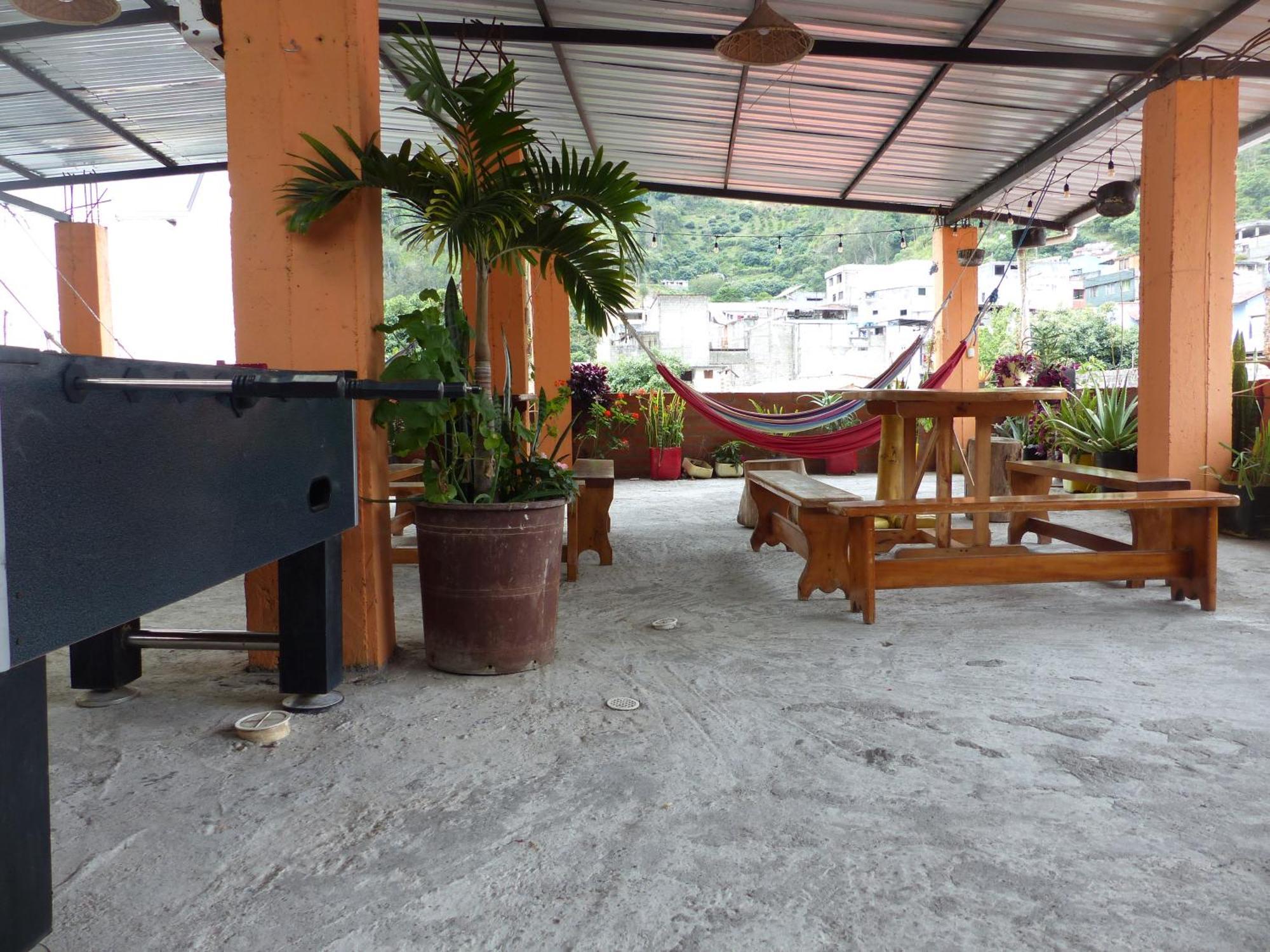 بانيوس Hostal La Casa Amarilla City المظهر الخارجي الصورة