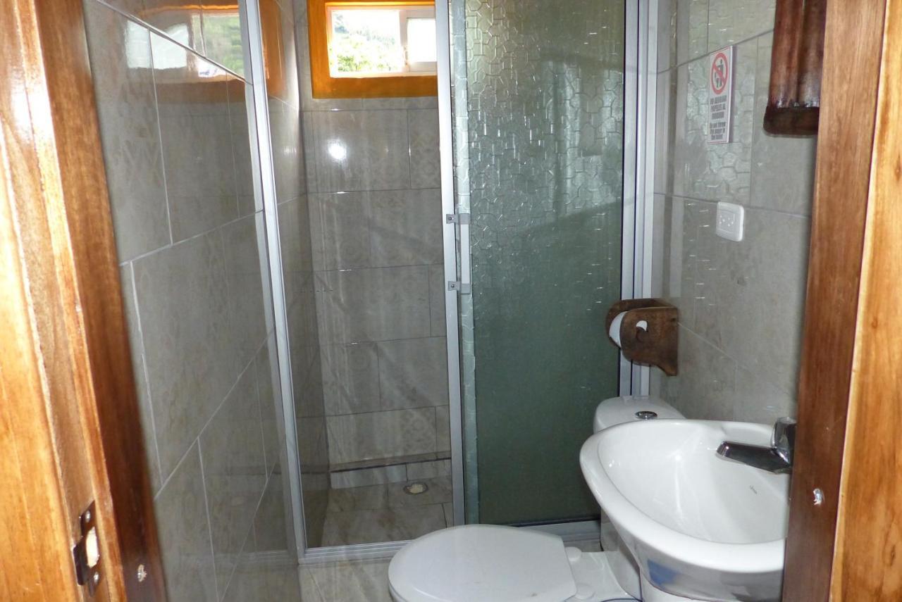 بانيوس Hostal La Casa Amarilla City المظهر الخارجي الصورة