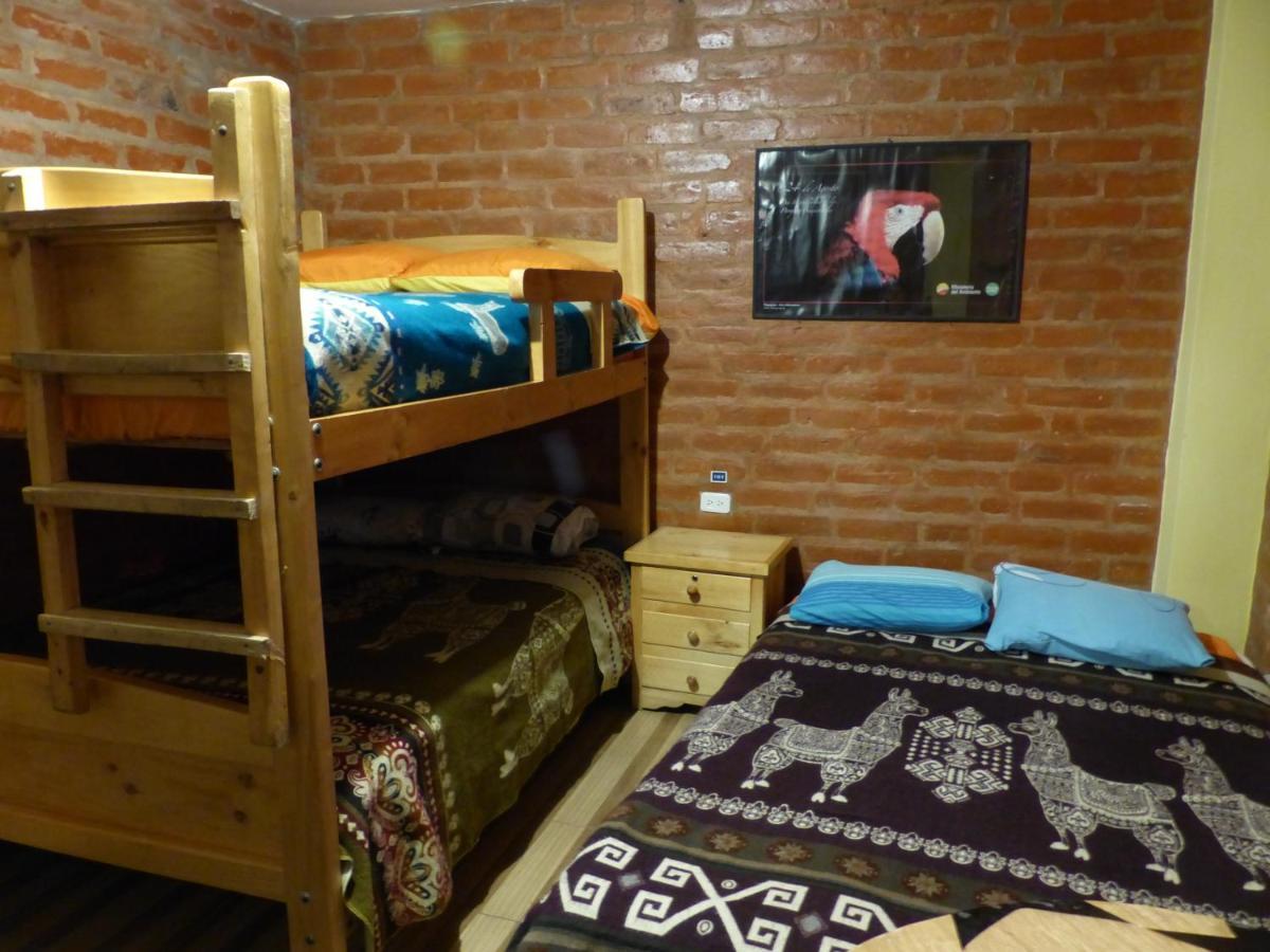 بانيوس Hostal La Casa Amarilla City المظهر الخارجي الصورة