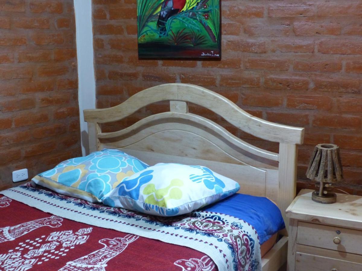 بانيوس Hostal La Casa Amarilla City المظهر الخارجي الصورة
